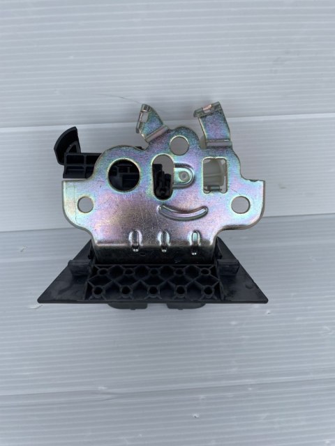 AUDI A4 A5 A6 C7 LIFT Zamek klapy bagażnika oryginał 8R0827505