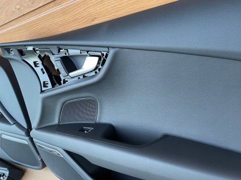 Audi A7 C7 4G8 LIFT komplet tapicerek boczki drzwi (4x) skóra BOSE
