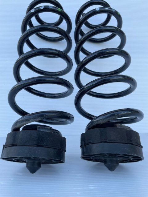 Audi A5 8T SportBack Lift Oryginalne sprężyny tył komplet z gumami