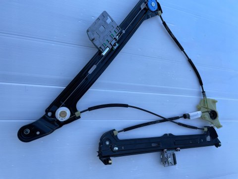 Audi A7 C7 podnośnik szyby przedniej prawy 4G8837462B