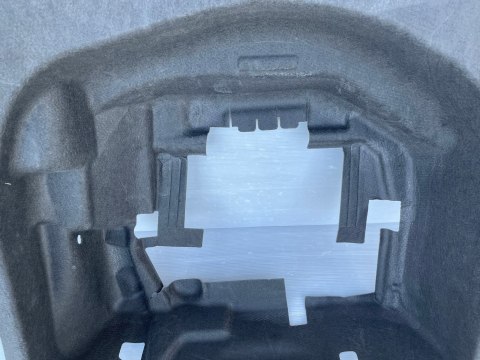 AUDI A5 8T sportback WYKŁADZINA WNĘKA KOŁA ZAPASOWEGO