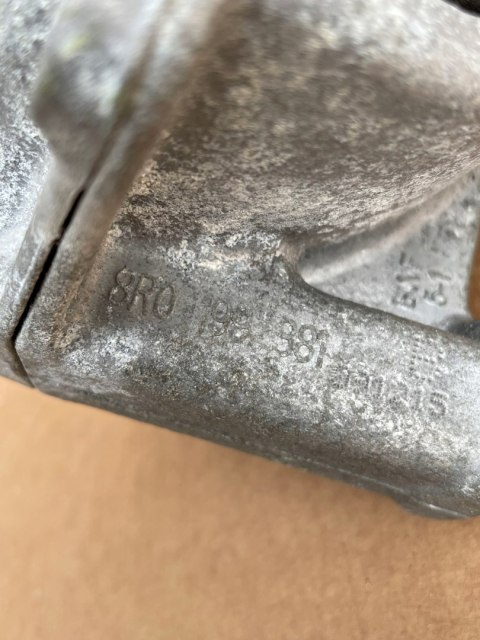 Audi A5 8T ORYGINALNA poduszka silnika LEWA 8R0199381