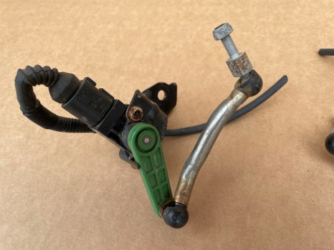 Audi A5 8T Oryginalny CZUJNIK Poziomowania XENON i Uchwyt 8K0941286N