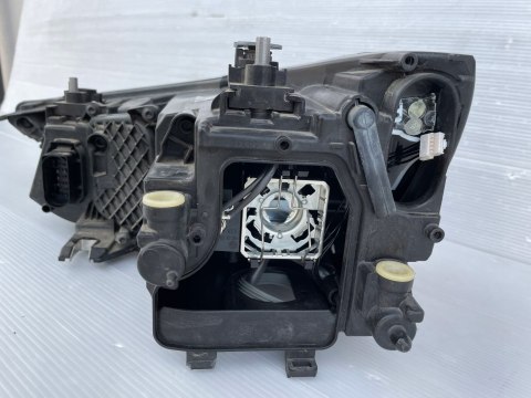 Oryginalna LAMPA PRAWY PRZÓD AUDI A1 LIFT 8XA941006