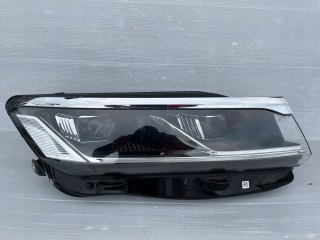 VW TOUAREG 3 III 760 LAMPA PRAWY PRZÓD 761941036