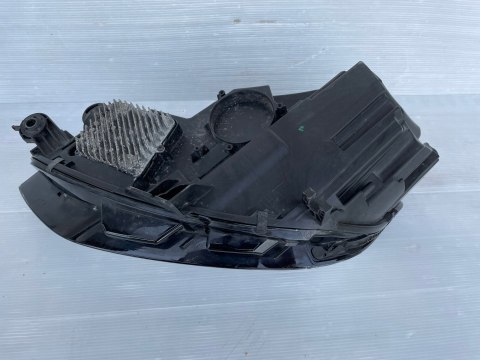 AUDI A4 B9 LIFT LAMPA PRAWY PRZÓD 8W0941034